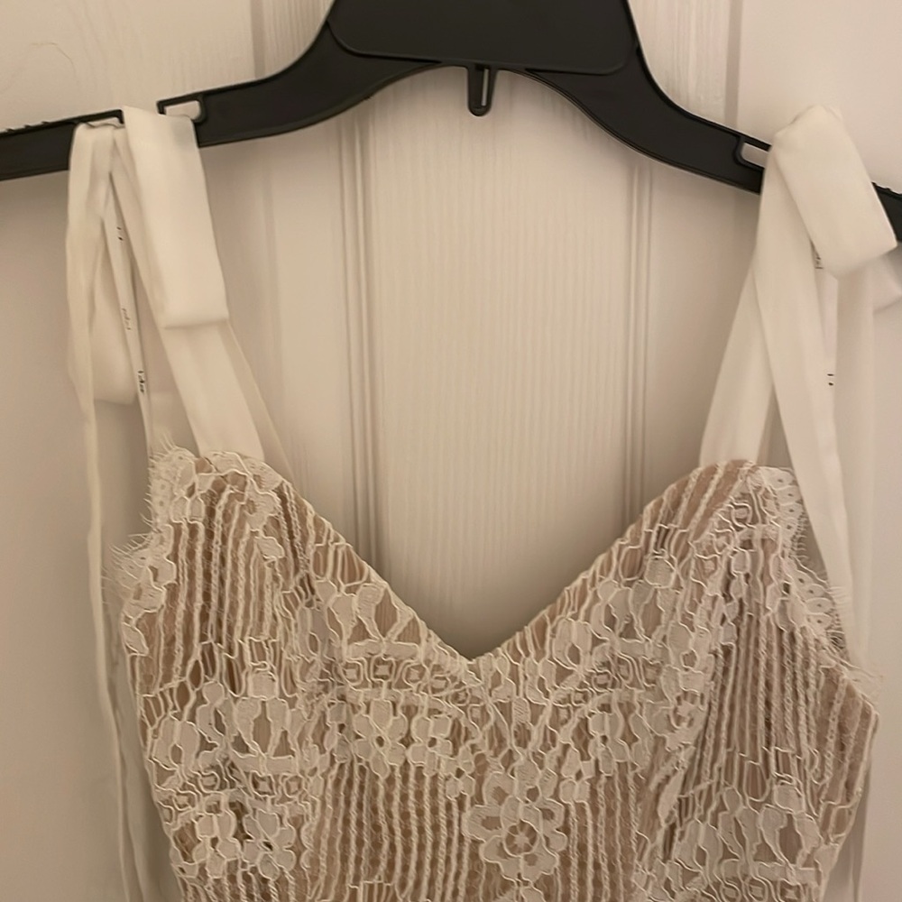 Lace Dress - Picture 2 of 5